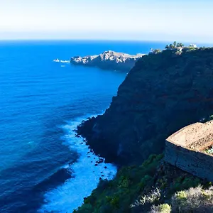 https://chalet-las-vinas-2.in-canary-islands.com